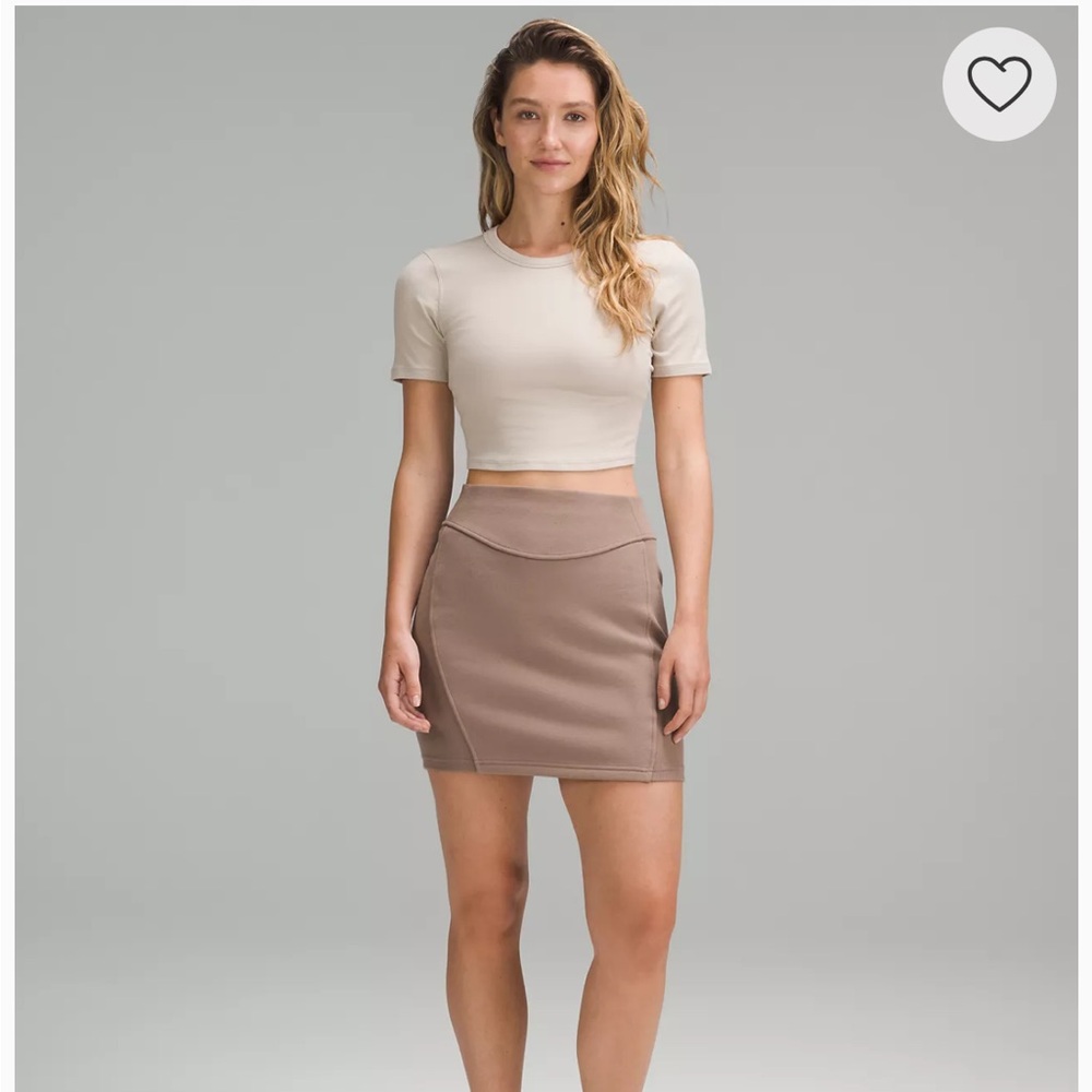 Lululemon Scuba High-Rise Mini Skirt - Picture 2 of 8